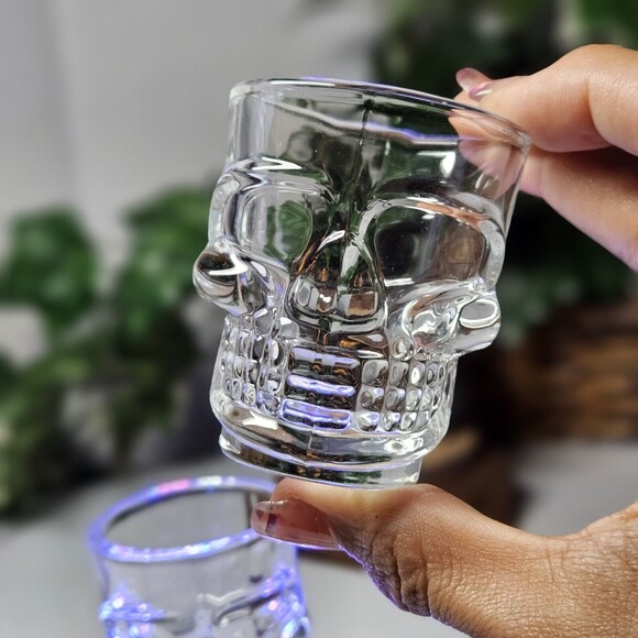 Original Set Of 4 Shot Glasses 3-D Skull Clear Glass Halloween /Day Of The Death - Picture 5 of 13